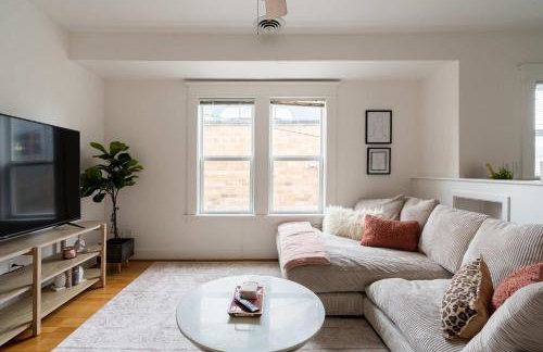 The Bohemian Spirit - Live Music, Eateries & Bars - Foto 1