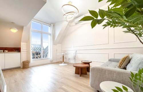 LV2 Au cœur de l'Avenue des Champs-Elysées Arc de Triomphe - Photo 11