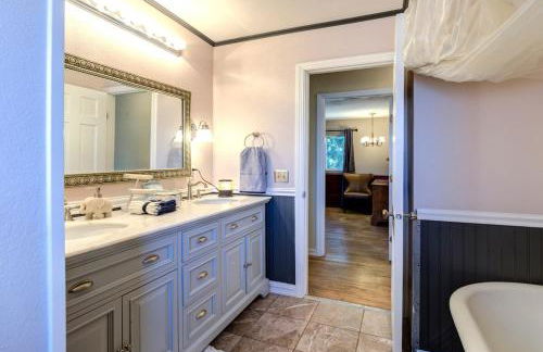 Riverside Home With a Rustic Charm - Foto 27