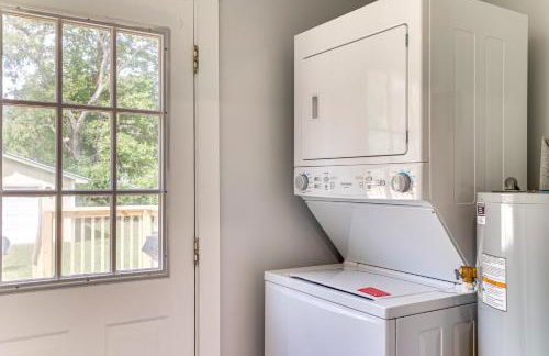 3 Mi to Camp Lejeune Home with Fire Pit and Grill! - Foto 23