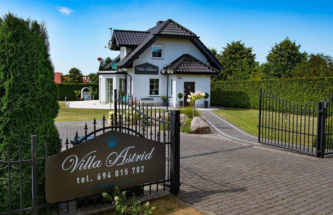 A Luxury Villa in a Seaside Village.living Room, 2 Bedrooms, 2 Bathrooms, Garden - Photo 21