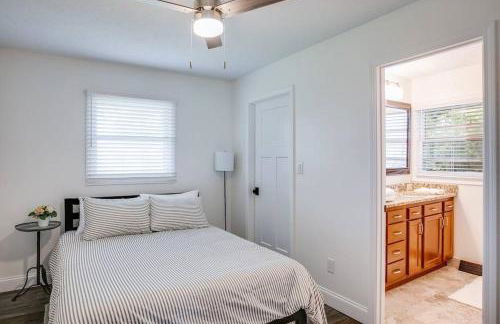 Beautifully Renovated Home Corner of ND and Angela - Foto 18