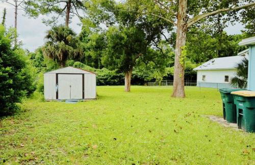 Super Cute & Cozy Home With 2 Bedrooms Near Everything In Jacksonville - Photo 18