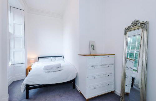 Escowbeck House - Staycation - HotTub - Sleeps 10 - Foto 3