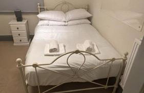 Spacious 7 Bedroom Budget Apartment in Headingley - Photo 14