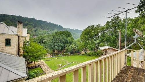 Chic 'Tree House' Studio ~ 24 Mi to Bandera! - Photo 2