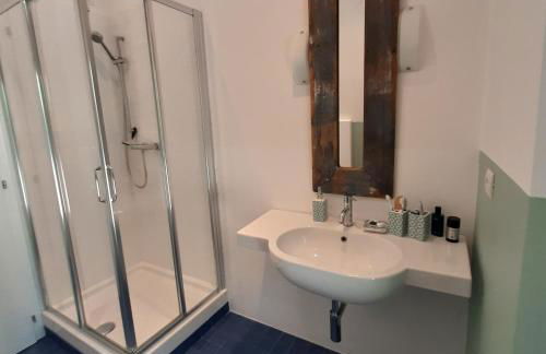 Moderne Villa mit atemberaubendem Seeblick - Photo 45