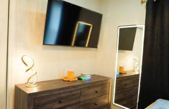 Modern Luxe Retreat -Heart of Chesterfield - Foto 56