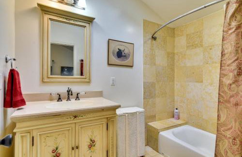 Cozy Portland Studio with Electric Fireplace - Foto 16