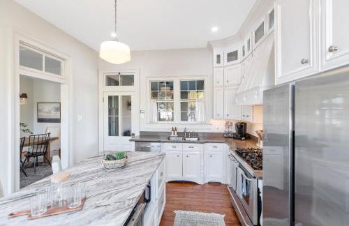 Historic 1871 Coastal Breeze with Heated Pool - Restoring Galveston - Photo 14