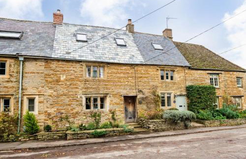 Charming 2BD Cottage in the Heart of Kingham! - Photo 11
