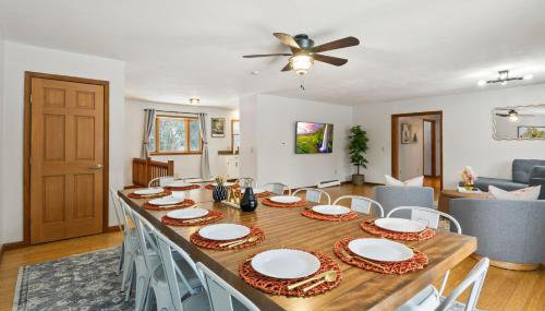 Near Ithaca!Hot Tub! LRG Home!Sleeps 14! Dogs ok! - Foto 3