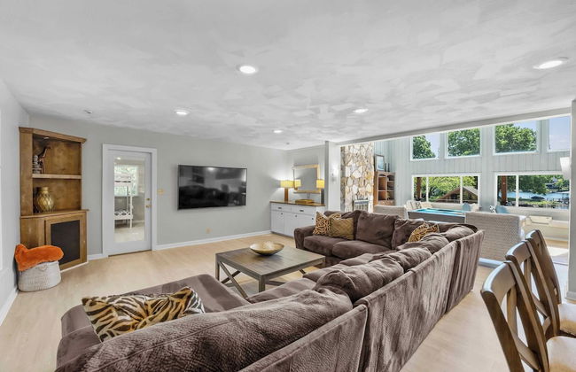 Stay Awhile by Avantstay Lakefront + Pool, Dock - Foto 24