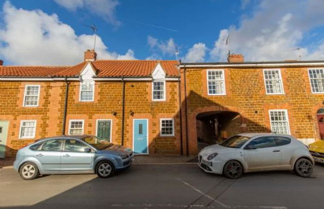 Host Stay The Courtyard - Photo 19