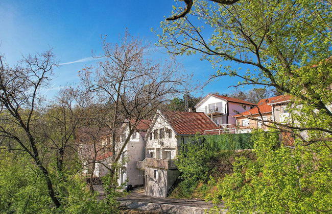 VP Apartment - A Forest Retreat in the Heart of the City! - Foto 21