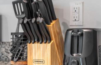 4BR Townhouse King Bed 2-Story Near NC State - Foto 14