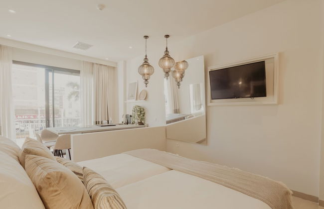 Comfy Studios Hotel - Photo 68