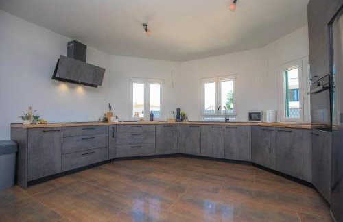 Luxury villa with a swimming pool Vrpolje, Sibenik - 21843 - Photo 20