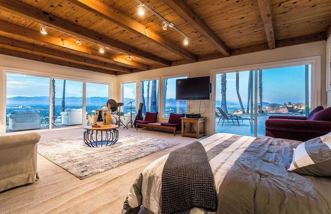 Oak Hills by Avantstay Panoramic View, Pool, Spa - Foto 8