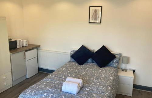 Newly refurbished studio, great location 8 studios - Photo 63