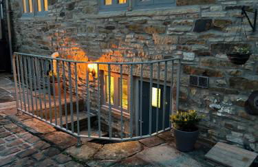 Bridge Apartment - Photo 34