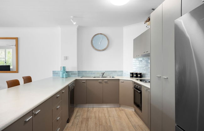 Noosa Outrigger Beach Resort - Photo 79