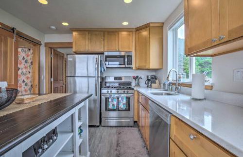 Yachats Gem with Private Balcony and Ocean Views! - Foto 10