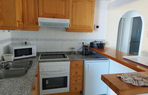 Estupendo apartamento en primera línea de playa y con vistas al mar - Foto 25