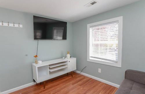 Sojourn Spacious Family Retreat with Fenced Backyard - Foto 24