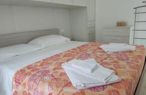 Blondie House - Pool & LakeView - by Host4U - Photo 19