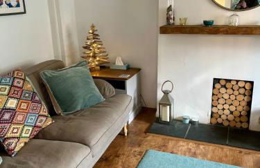 Fantastic Value Beautiful Cottage Close to the Sea Great Interior and Space - Photo 7