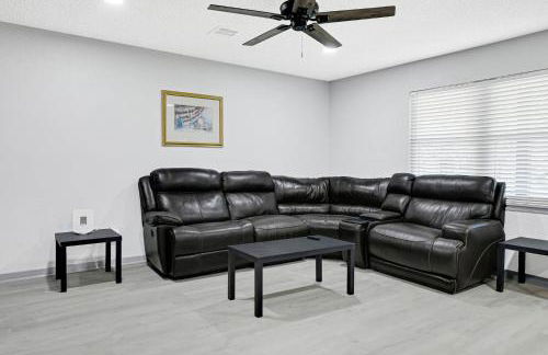 Updated 5BR Baytown Home | Sleeps 12 |Patio&Grill - Foto 19