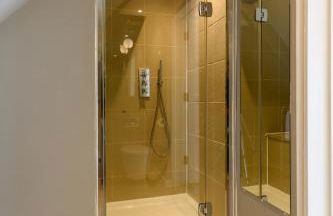 Holm House - Stylish Coastal Suites - Silures Bar & Restaurant On-site - Foto 58