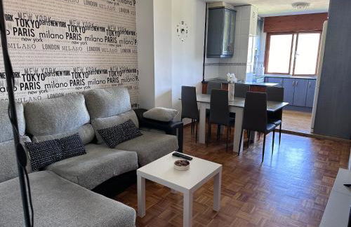 Acogedor Apartamento con vistas a la Catedral y parking - Foto 8