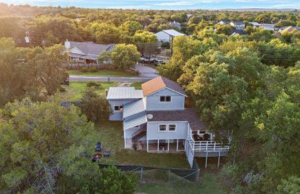 6-min walk to Lake - Home w/Fire-Pit & Pool Table - Foto 27
