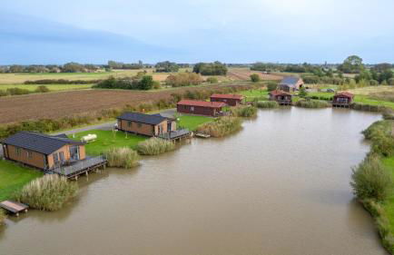 Lakeside Fishing Cabins - Foto 1