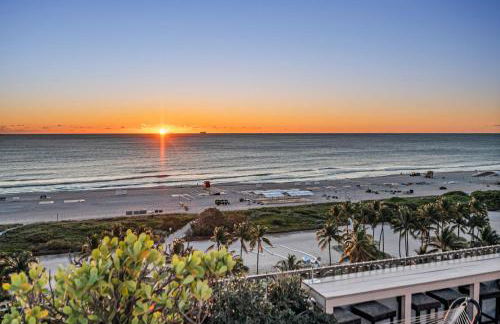 Crown Jewel of Ocean Drive- 2 story Penthouse, 4 Bedrooms & Private rooftop spa - Foto 26