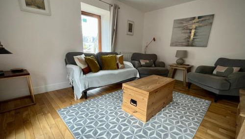 Converted coach house with parking in Pittenweem - Photo 5