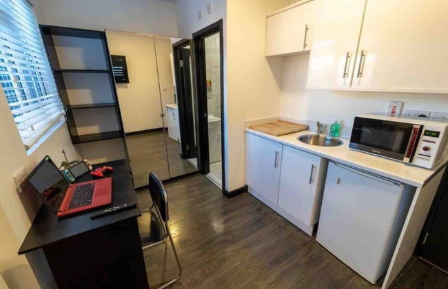 Cosy top Floor Studio Available Near the City! - Foto 6