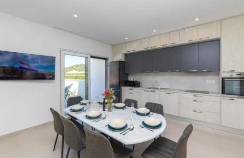 Luxury Villa Navis - Villa - Photo 8