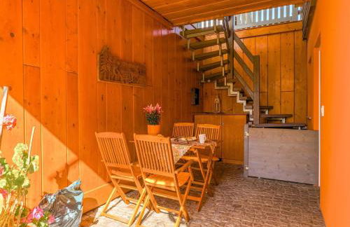 Mountain Apartment Getaway - Photo 8