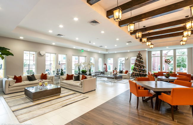 Upscale Townhome W/pool Access! 5 mi. to Disney! - Foto 32