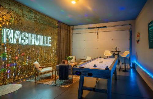 Skyline Views with Double Rooftop Deck & Game Room - Foto 8