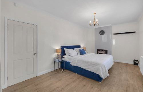 4 Bed House-Garden-Parking-15 min Elizabeth Line - Foto 26