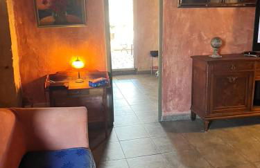 La maison sur la place dans Aigues Mortes - Foto 18