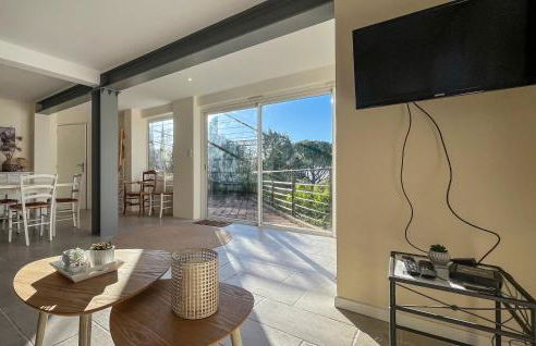 2 Bedroom Lovely Home In Saint André De Roquepe - Foto 13