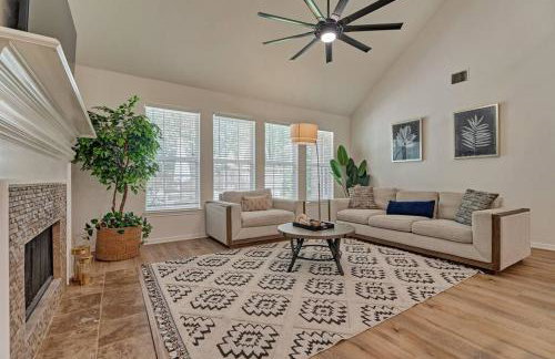 New!4BR with Easy Access to all Woodlands Amenities - Photo 27