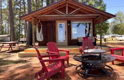 Cozy Waterfront Cabin for a Memorable Getaway on Toledo Bend Lake in Hemphill, Texas - Photo 21