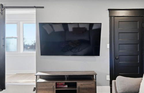 Elegant Historic Apartment with Craftsman Details - Foto 23