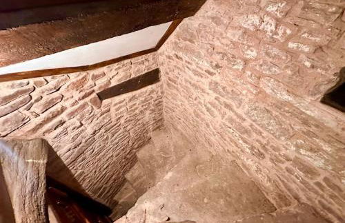 16th Century Farm House,6 Beds,5 BATHROOMS,SLEEPS 15,BBQ,HOT TUB,CINEMA ROOM WITH SURROUND SOUND,With Cymru Holidays - Foto 74